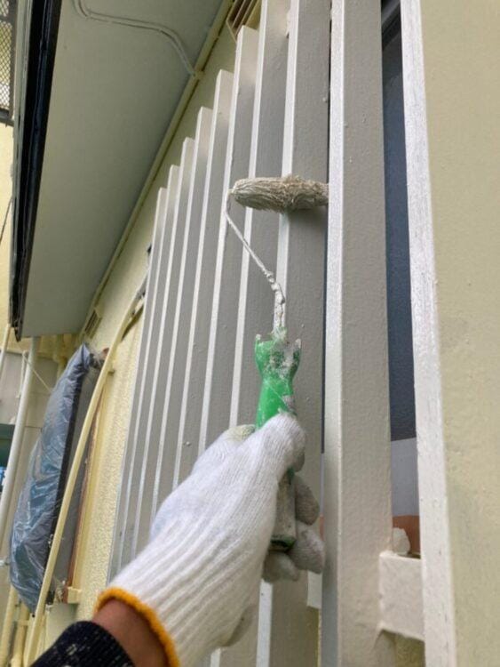 付帯部 面格子 上塗り中