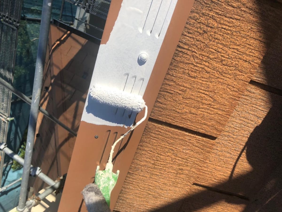 屋根 棟板金 錆止め中