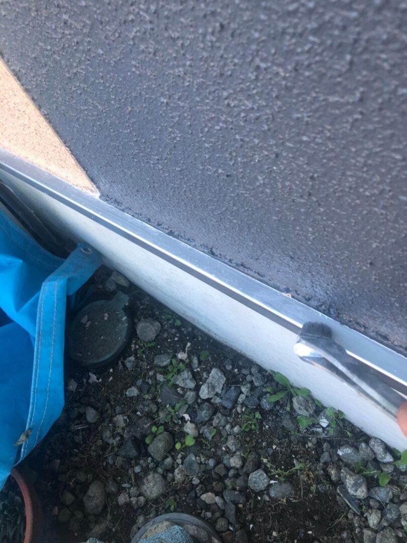 付帯部 水切り 上塗り中