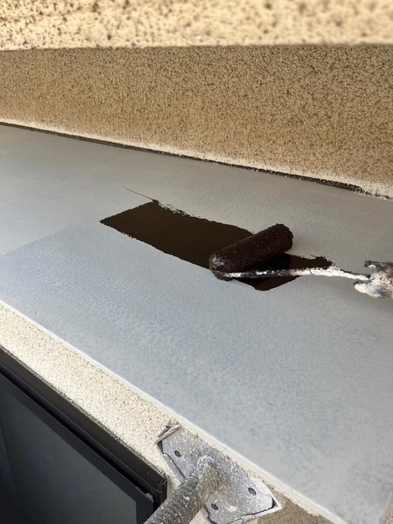 付帯部 庇 中塗り中